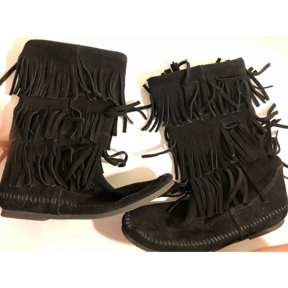 Minnetonka Moccasins Fringe Boot Black Suede
